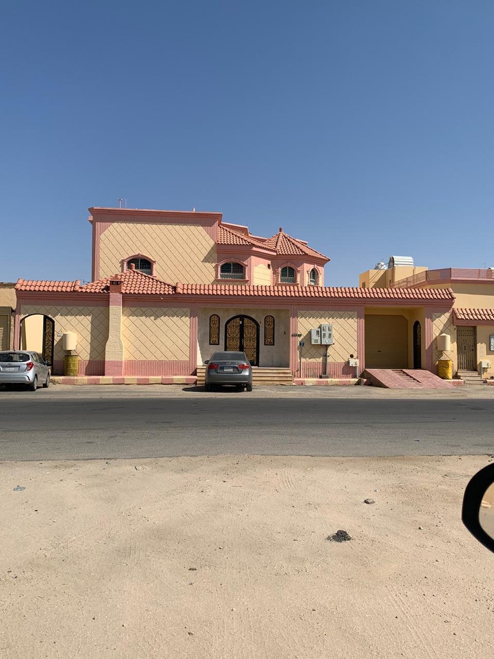 للبيع فيلا دورين حي الحرمين الدوادمي