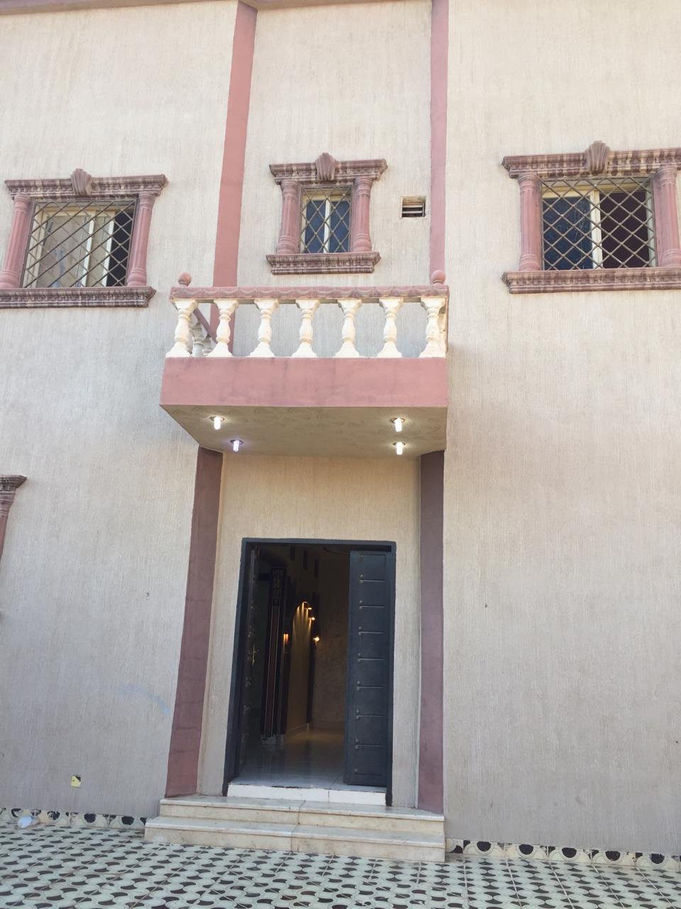 للبيع دور و ثلاث شقق للبيع الرياض الدوادمي