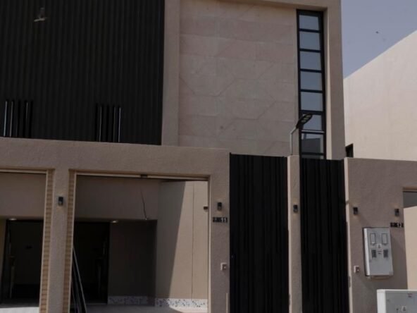 للبيع ادوار ارضيه وعلويه بتصاميم مختلفه بالرياض