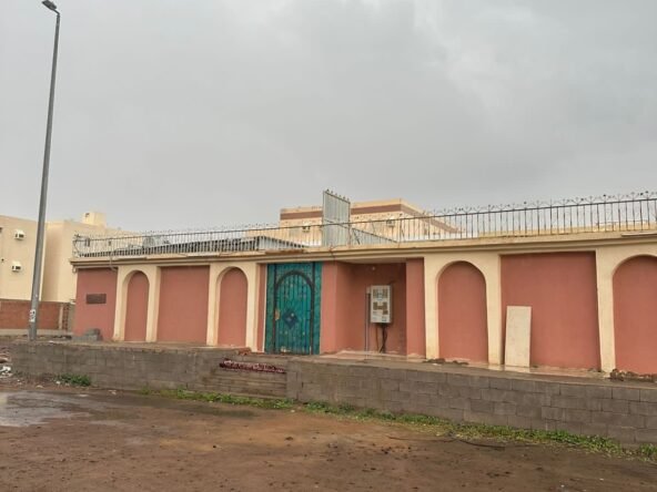 للبيع استراحه دور ارضي بالمدينة المنورة