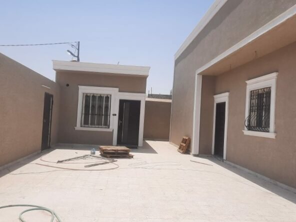 للبيع فيلا دور مؤسس شقتين بملهم