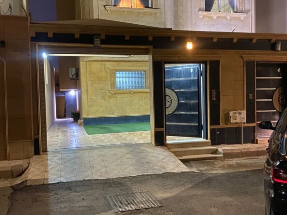 للبيع دور علوي ببريده حي النخيل