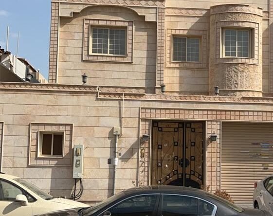 للبيع فيلا بجده حي الحمدانيه