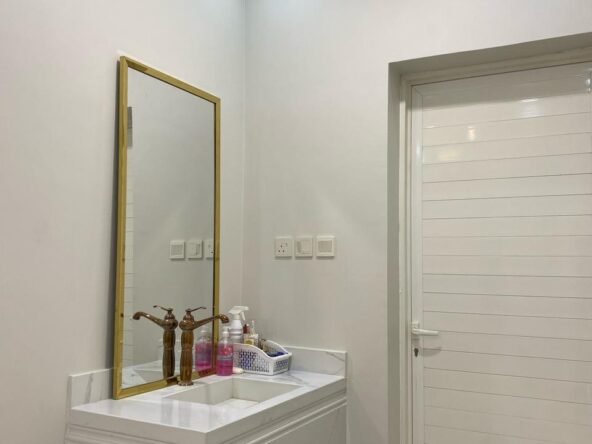 للبيع فيلا مودرن بالمذنب حي الورود