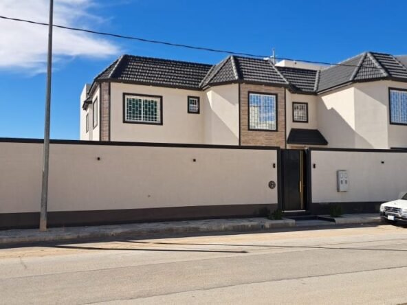 للبيع فيلا مودرن بالمذنب حي الورود