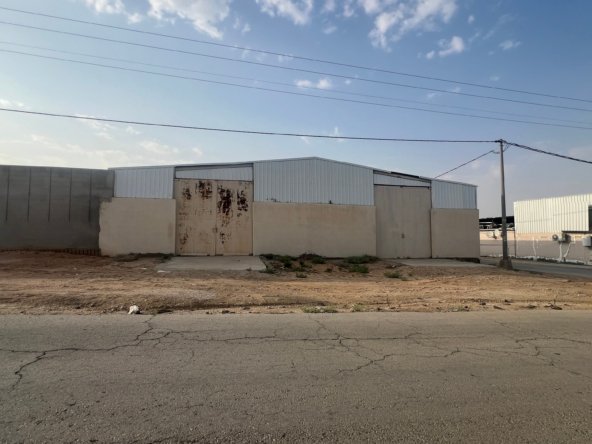 للايجار مستودع بالمذنب